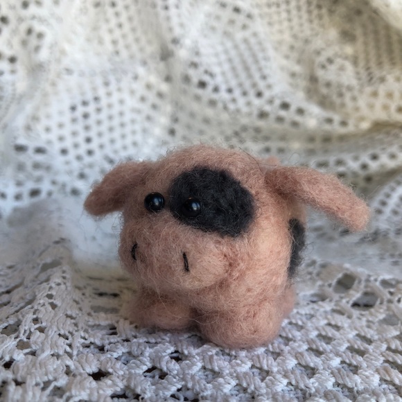 Handmade Needle Felted farm pig - Picture 2 of 16